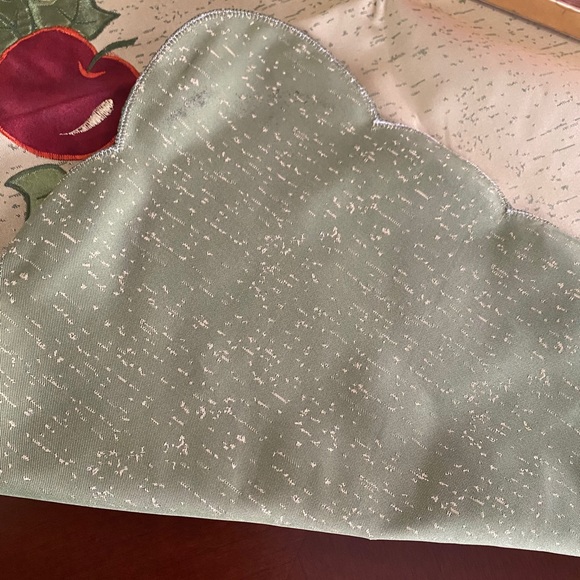 Holiday Coffee Table Cloth & Candles - Picture 6 of 8